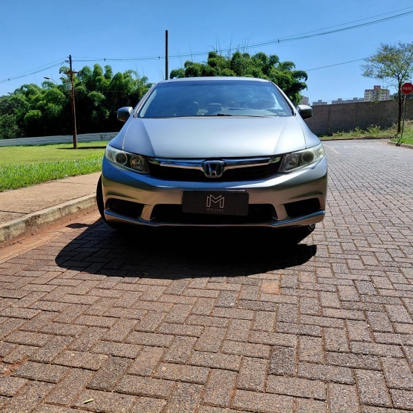 Ve�culo: Honda - Civic - LXS 1.8 Complreto em Ribeir�o Preto