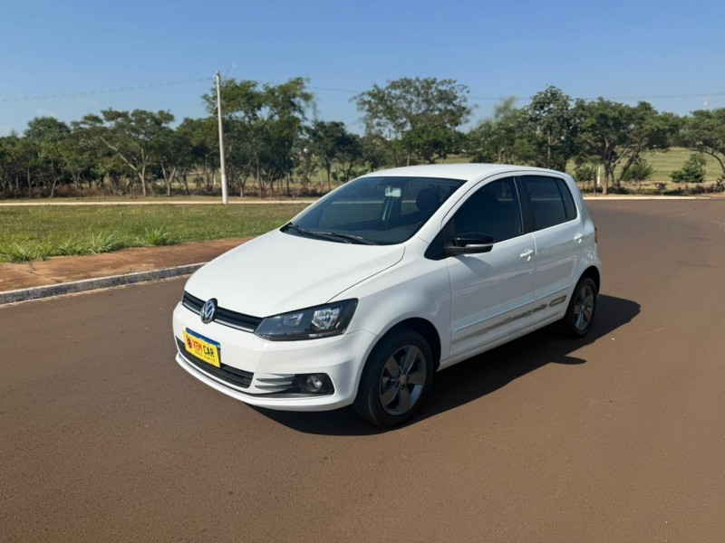 Ve�culo: Volkswagen - Fox - CONNECT 1.6 FLEX COMPLETO em Sert�ozinho