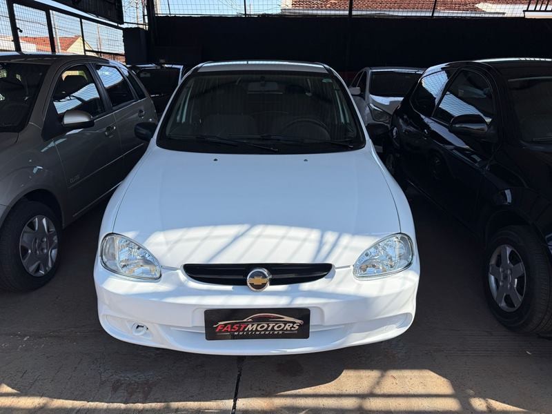 Ve�culo: Chevrolet (GM) - Corsa Sedan - Classic Life 4P. em Ribeir�o Preto