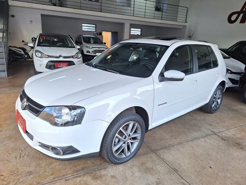 Ve�culo: Volkswagen - Golf - Sportline Edition Limited 1.6 4P.  em Ribeir�o Preto