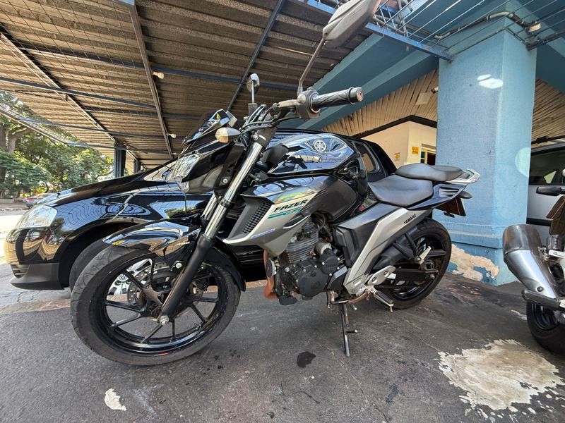 Ve�culo: Yamaha - Fazer - 250cc  em Ribeir�o Preto