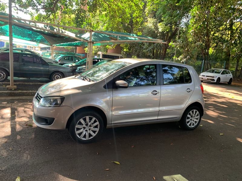 Ve�culo: Volkswagen - Fox - 1.0 Trend 4P.  em Ribeir�o Preto