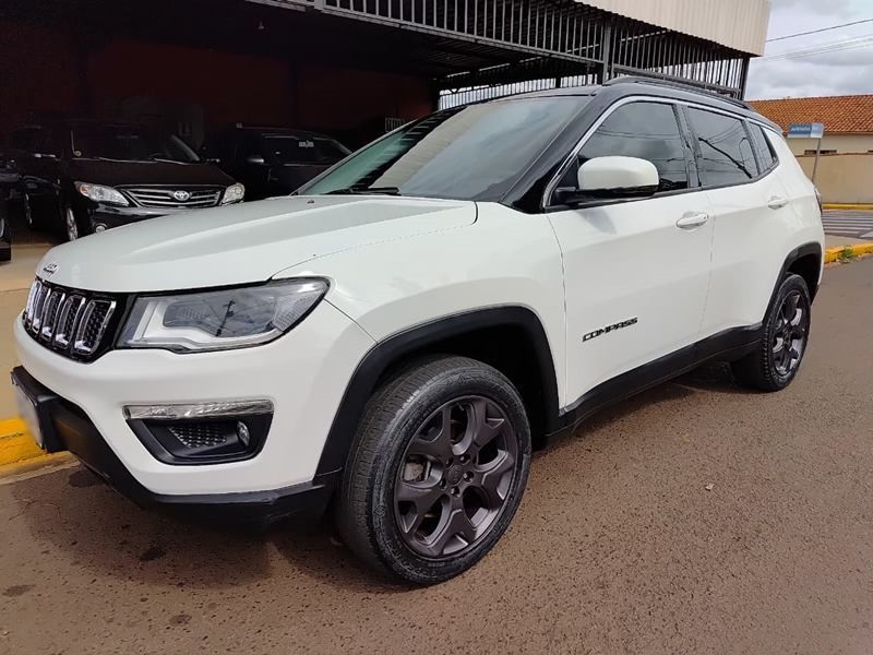 Ve�culo: Jeep - Compass - Longitude 2.0 4X4 Aut. 4P.   em Orl�ndia