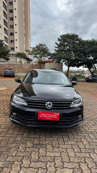 Ve�culo: Volkswagen - Jetta - 1.4 TSI CONFORTLINE em Ribeir�o Preto