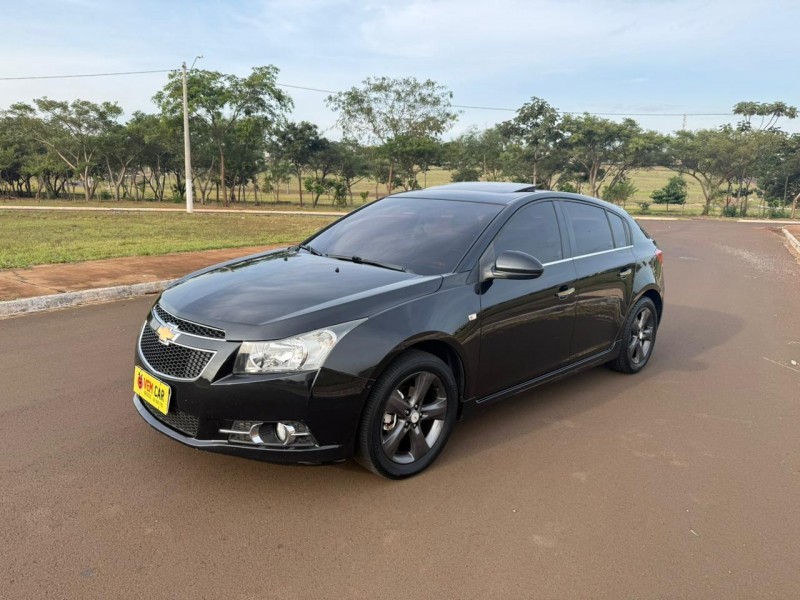 Ve�culo: Chevrolet (GM) - Cruze - HATCH LTZ COM TETO  em Sert�ozinho