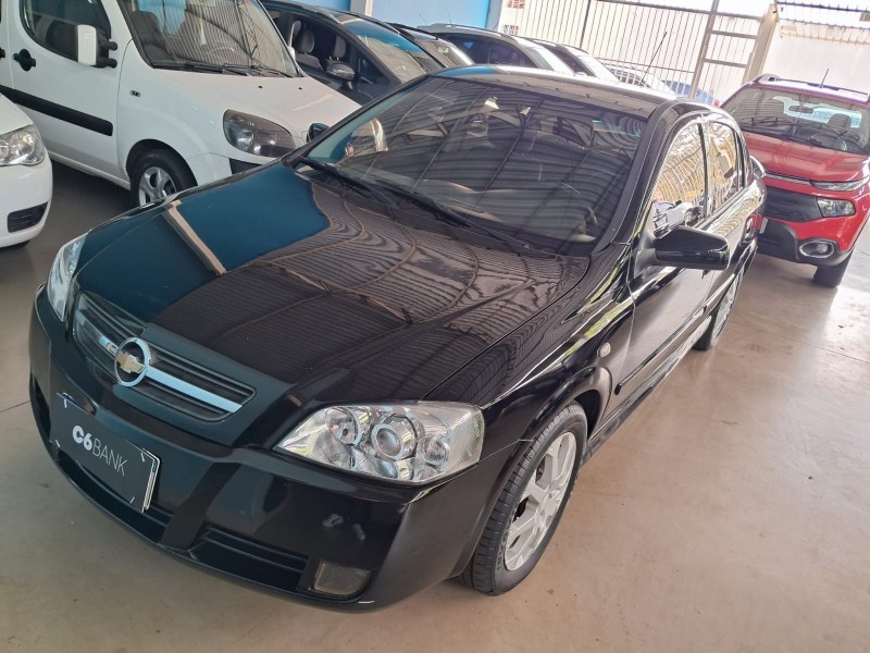 Ve�culo: Chevrolet (GM) - Astra Hatch - 2.0 HB ADVANTAGE em Brodowski