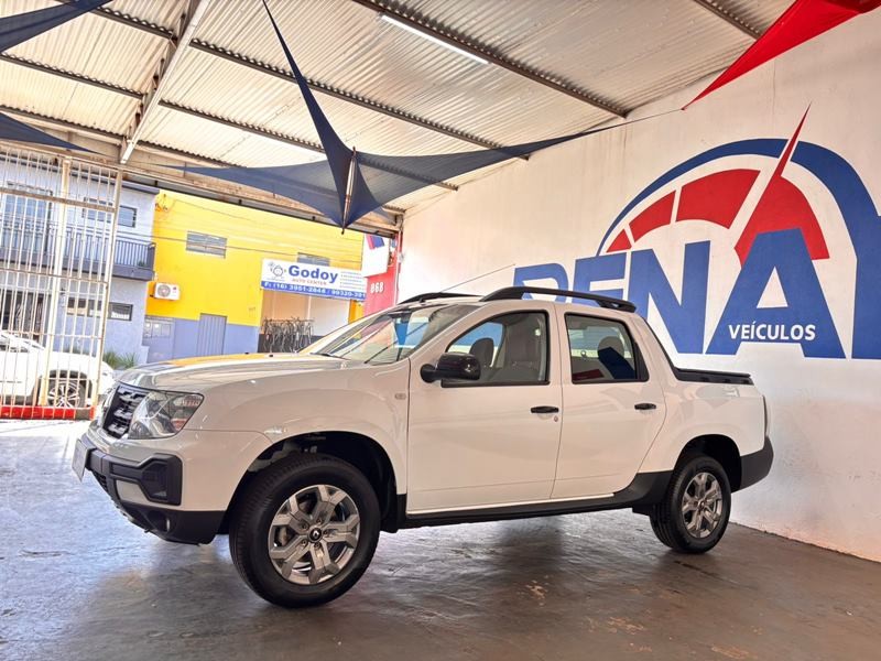 Ve�culo: Renault - Duster Oroch - Intense 1.6 16V Mec. 4P.  em Cravinhos