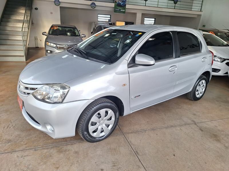 Ve�culo: Toyota - Etios - 1.5 XS 4P.  em Ribeir�o Preto
