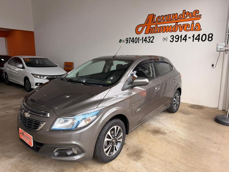 Ve�culo: Chevrolet (GM) - Onix - LTZ 1.4 4P.  em Ribeir�o Preto