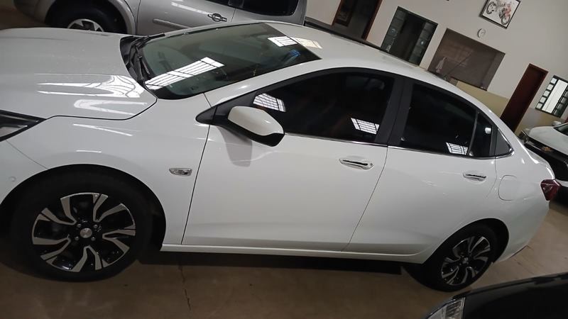Ve�culo: Chevrolet (GM) - Onix Sedan - Plus Premier Aut. 4P.  em Sales Oliveira