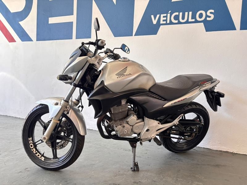 Ve�culo: Honda - CB - 300r  em Cravinhos