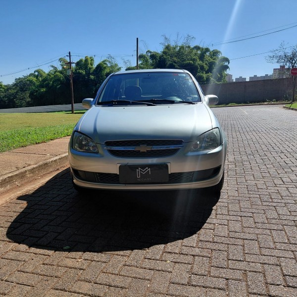 Ve�culo: Chevrolet (GM) - Corsa Sedan - CORSA CLASSIC 1.0 FLEX MANUAL em Ribeir�o Preto