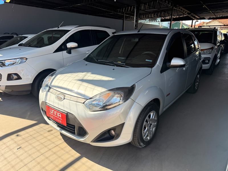 Ve�culo: Ford - Fiesta Hatch - 1.0 SE 4P.  em Ribeir�o Preto