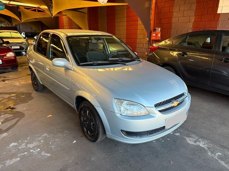 Ve�culo: Chevrolet (GM) - Corsa Sedan - Classic 1.0 4P.  em Ribeir�o Preto