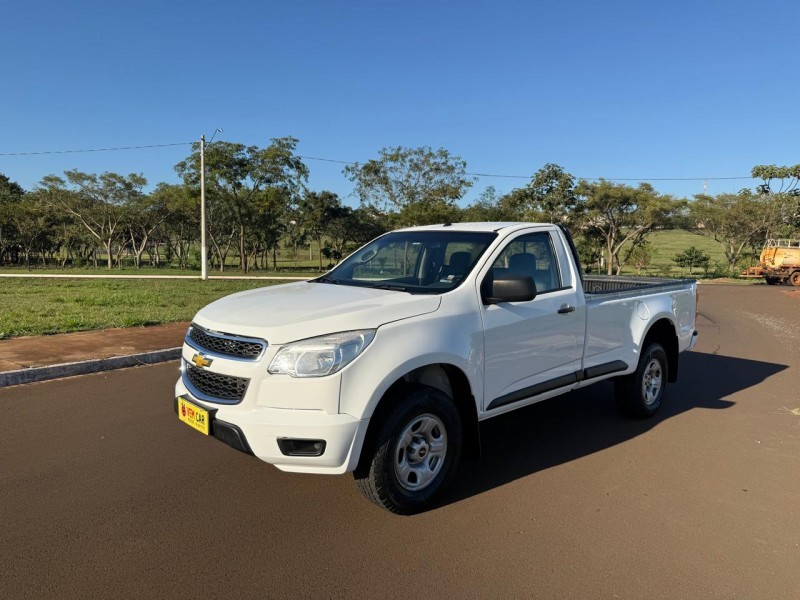 Ve�culo: Chevrolet (GM) - S-10 - LS FLEX COM AR em Sert�ozinho