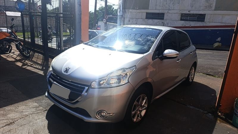Ve�culo: Peugeot - 208 - 1.5 Action 4P.  em Ribeir�o Preto