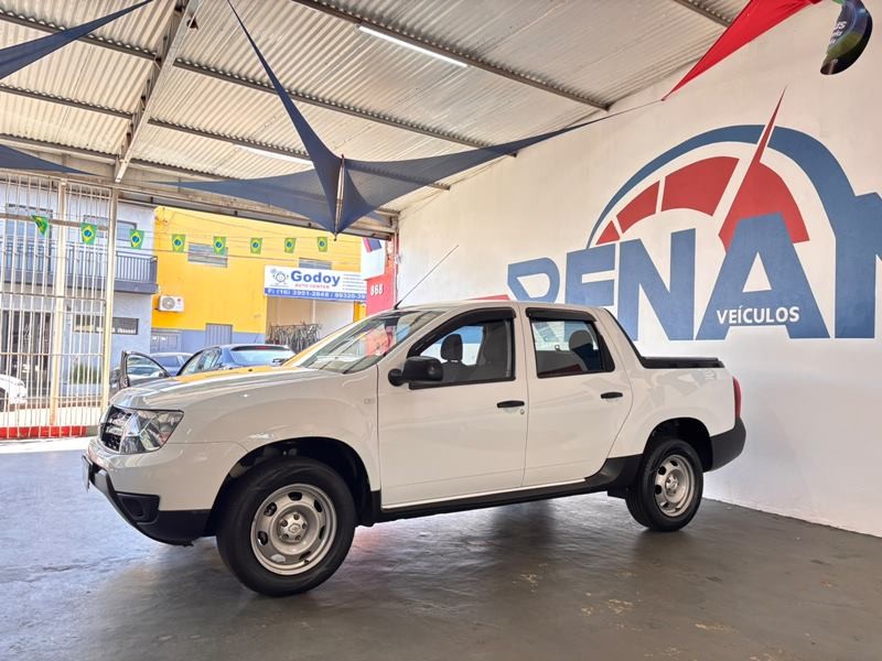 Ve�culo: Renault - Duster Oroch - Exp. 1.6 16V Mec. 4P.  em Cravinhos