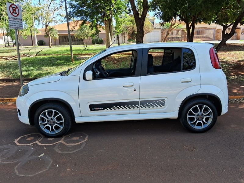 Ve�culo: Fiat - Uno - Sporting 1.4 Evo Fire 8V 4P.  em Orl�ndia