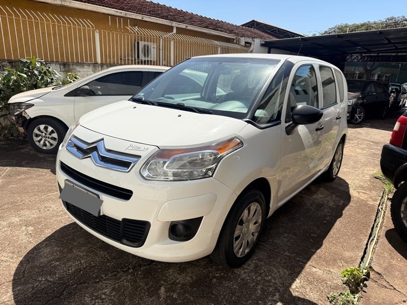 Ve�culo: Citroen - C3 Picasso - GL 1.5 8V 4P. em Ribeir�o Preto