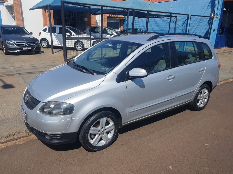 Ve�culo: Volkswagen - SpaceFox - 1.6 Flex Trend Completo  em Ribeir�o Preto