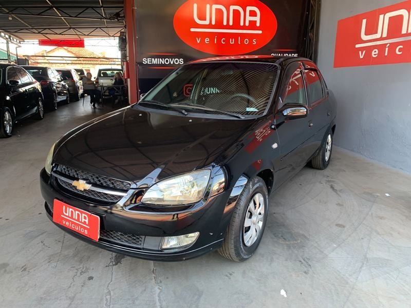 Ve�culo: Chevrolet (GM) - Corsa Sedan - 1.0 4P.  em Ribeir�o Preto
