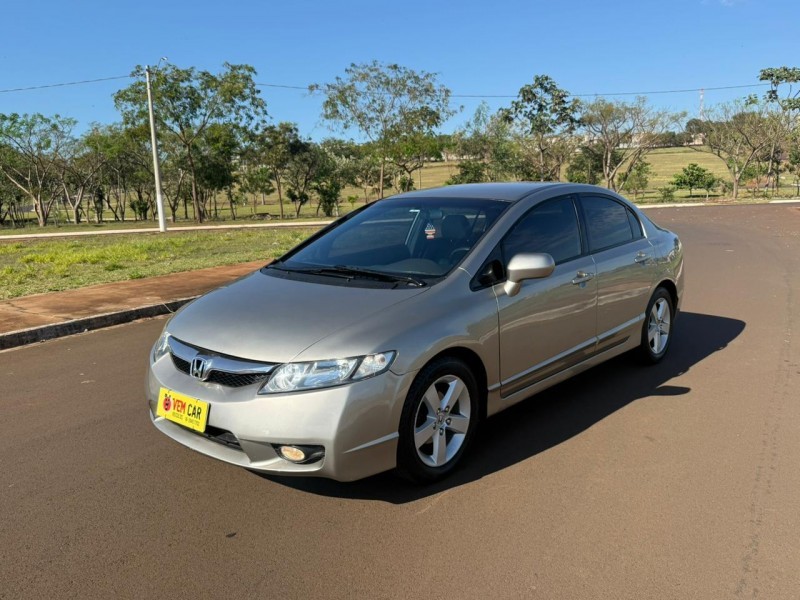 Ve�culo: Honda - Civic - LXS AUTOMATICO COMPLETO em Sert�ozinho