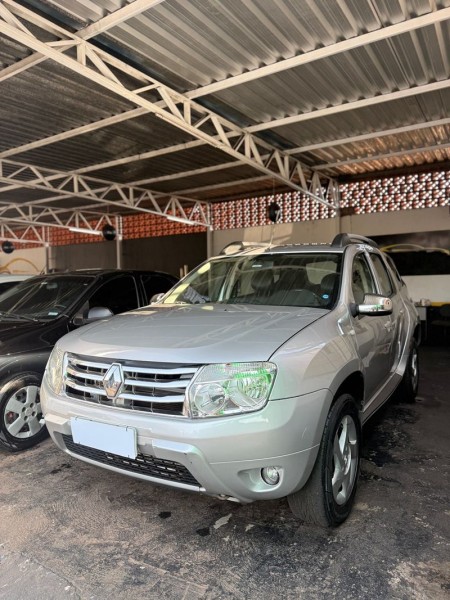 Ve�culo: Renault - Duster - 1.6 Dynamique 4P.  em Ribeir�o Preto