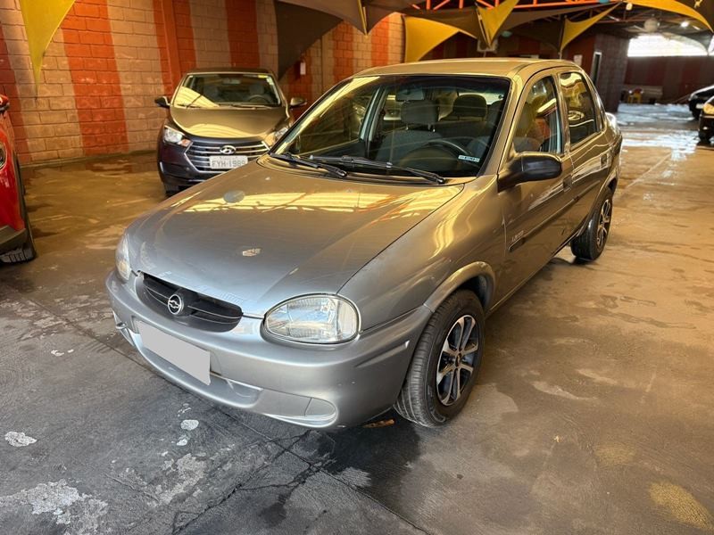 Ve�culo: Chevrolet (GM) - Corsa Sedan - 1.0 4P. em Ribeir�o Preto
