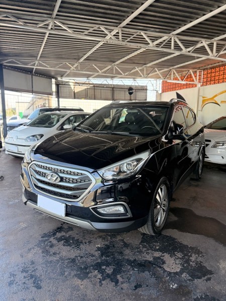 Ve�culo: Hyundai - IX 35 - 2.0 Aut. 4P.  em Ribeir�o Preto