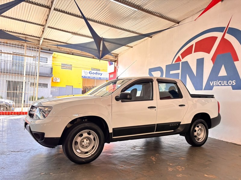 Ve�culo: Renault - Duster Oroch - Expresse 1.6 16V 4X2 Mec. 4P.  em Cravinhos