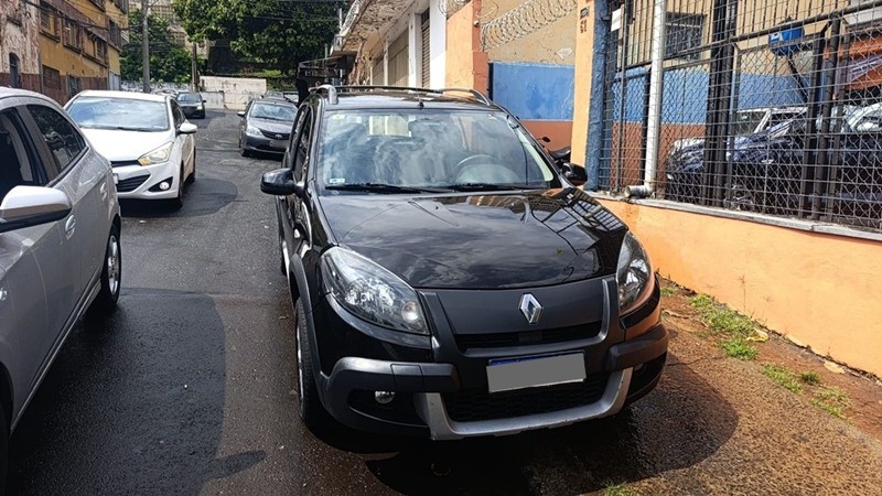 Ve�culo: Renault - Sandero - Steway 4P.  em Ribeir�o Preto