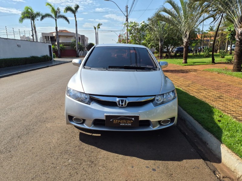 Ve�culo: Honda - Civic - LXL em Sert�ozinho