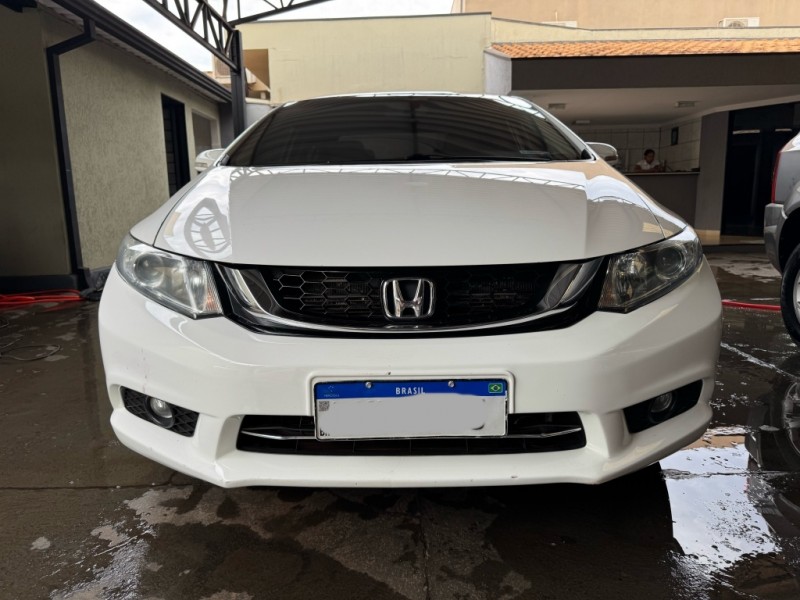 Ve�culo: Honda - Civic - LXR 2.0 em Sert�ozinho