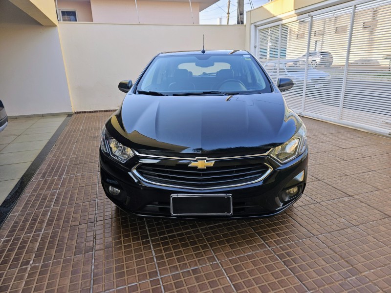Ve�culo: Chevrolet (GM) - Onix - 1.4 LTZ AUTOM�TICO em Orl�ndia