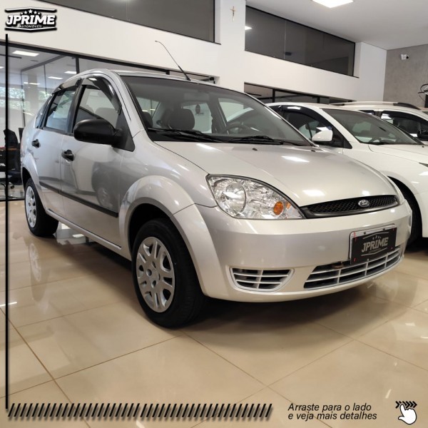 Ve�culo: Ford - Fiesta Sedan - 1.0 em Batatais
