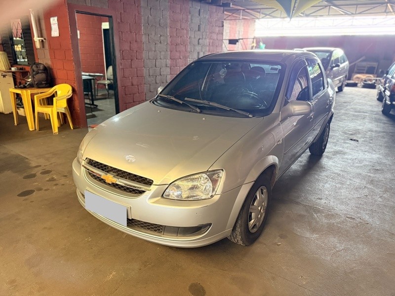 Ve�culo: Chevrolet (GM) - Corsa Sedan - Classic 1.0 4P.  em Ribeir�o Preto