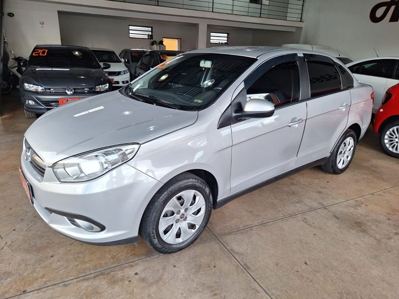 Ve�culo: Fiat - Grand Siena - 1.4 Attractive 4P.  em Ribeir�o Preto