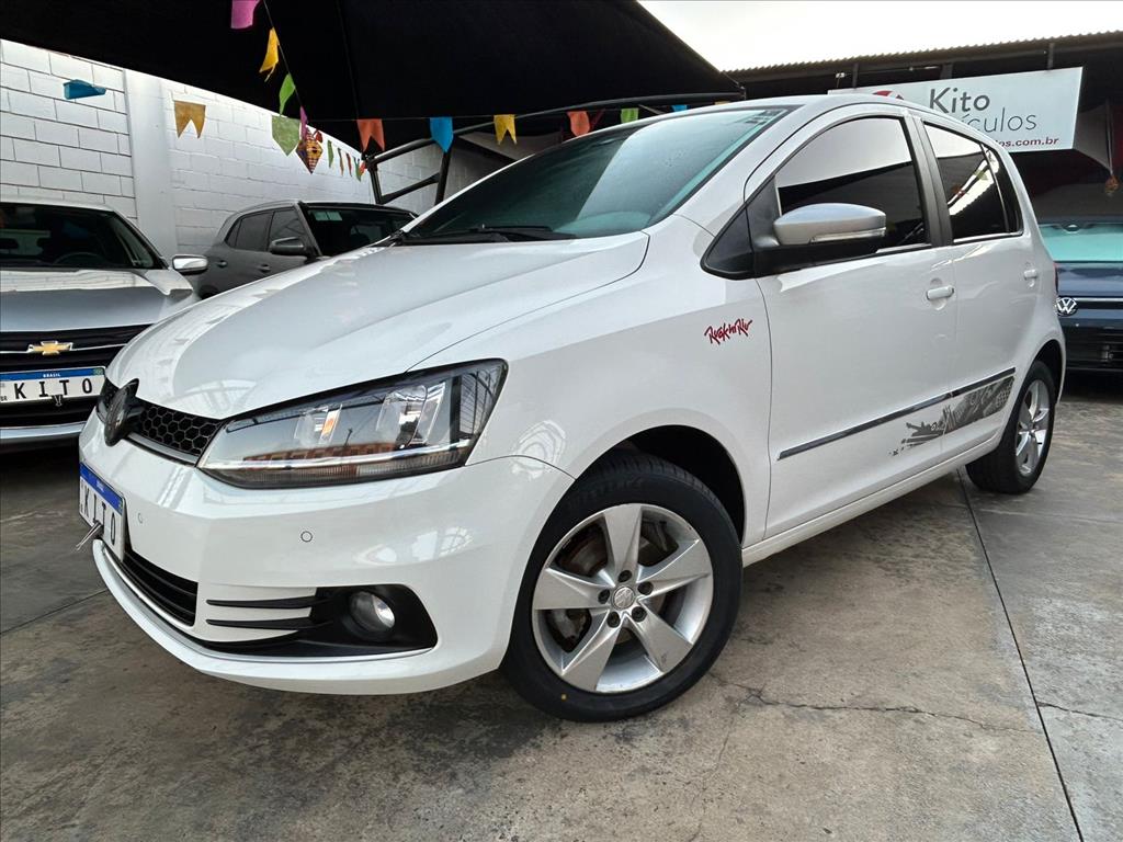 Veculo: Volkswagen - Fox - 1.6 MI ROCK IN RIO 8V FLEX 4P MANUAL em Ribeiro Preto