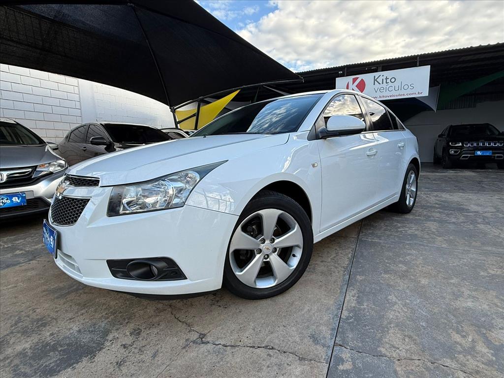 Ve�culo: Chevrolet (GM) - Cruze - 1.8 LT 16V FLEX 4P AUTOM�TICO em Ribeir�o Preto