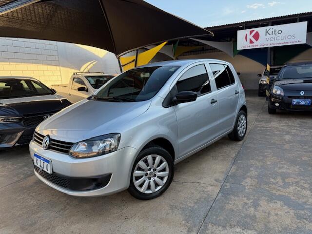 Ve�culo: Volkswagen - Fox - 1.0 MI 8V FLEX 4P MANUAL em Ribeir�o Preto