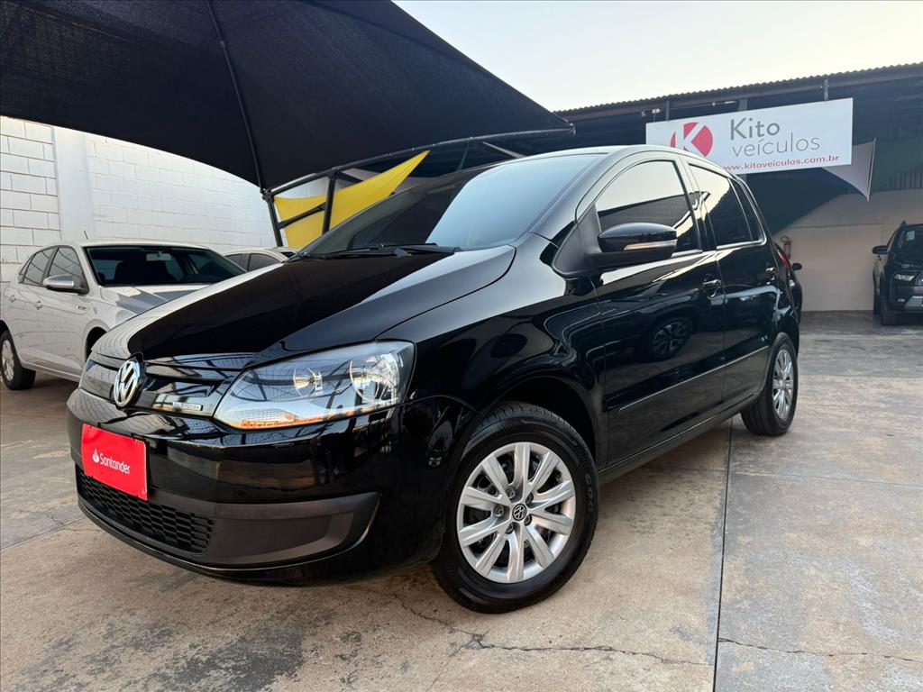 Ve�culo: Volkswagen - Fox - 1.0 MI BLUEMOTION 8V FLEX 4P MANUAL em Ribeir�o Preto