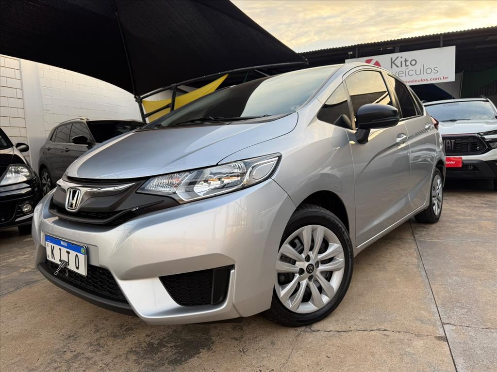 Ve�culo: Honda - Fit - 1.5 DX 16V FLEX 4P MANUAL em Ribeir�o Preto