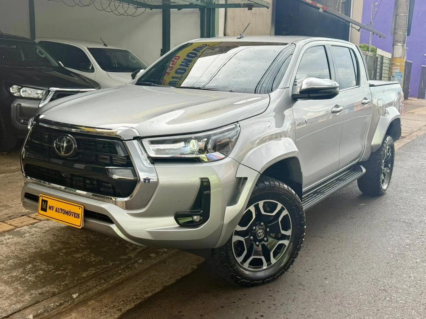 Ve�culo: Toyota - Hilux - 2.8 D-4D TURBO DIESEL CD SRX PLUS 4X4 AUTOM�TICO em Ribeir�o Preto