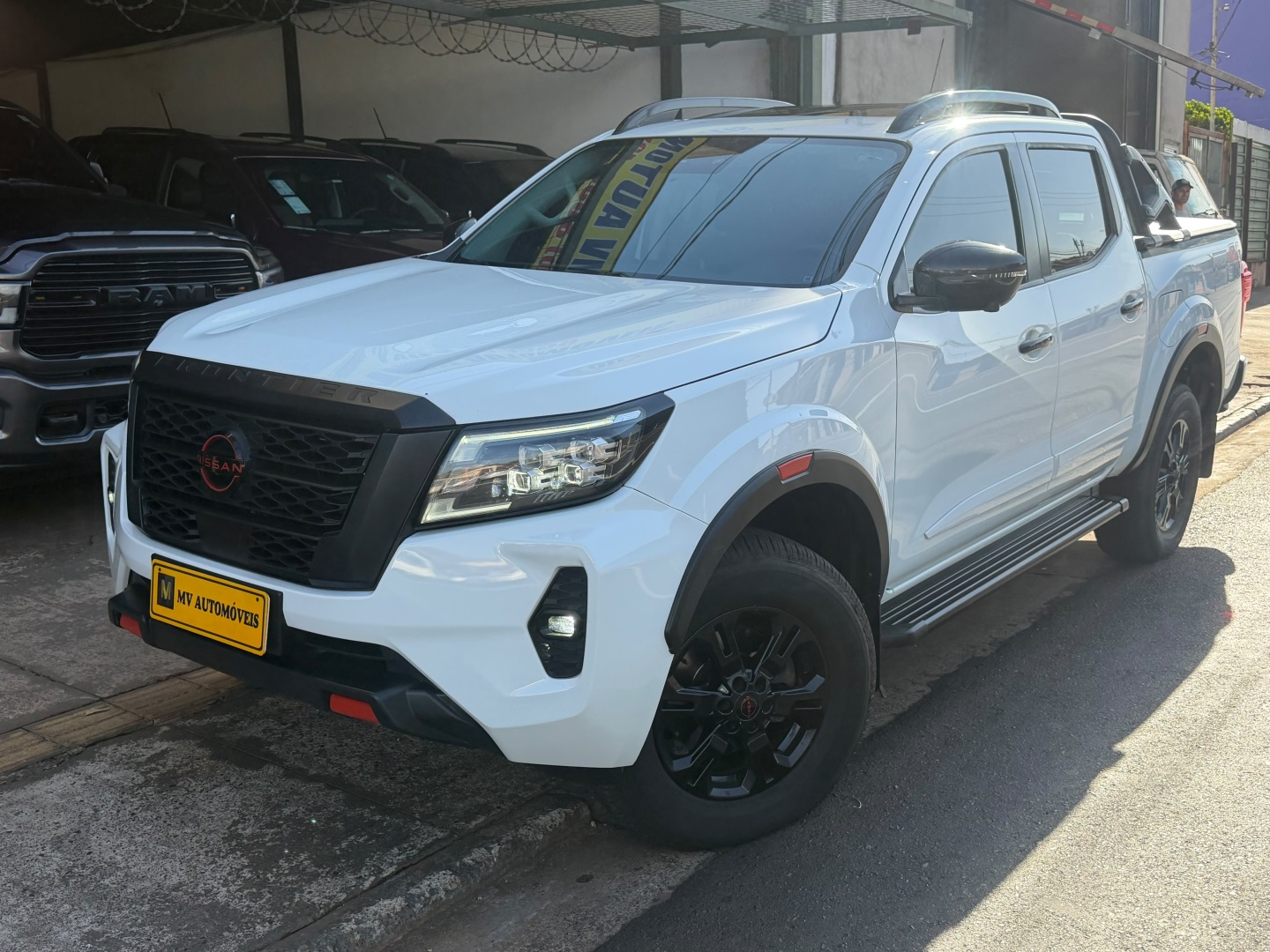 Ve�culo: Nissan - Frontier - 2.3 16V TURBO DIESEL PRO4X CD 4X4 AUTOM�TICO em Ribeir�o Preto