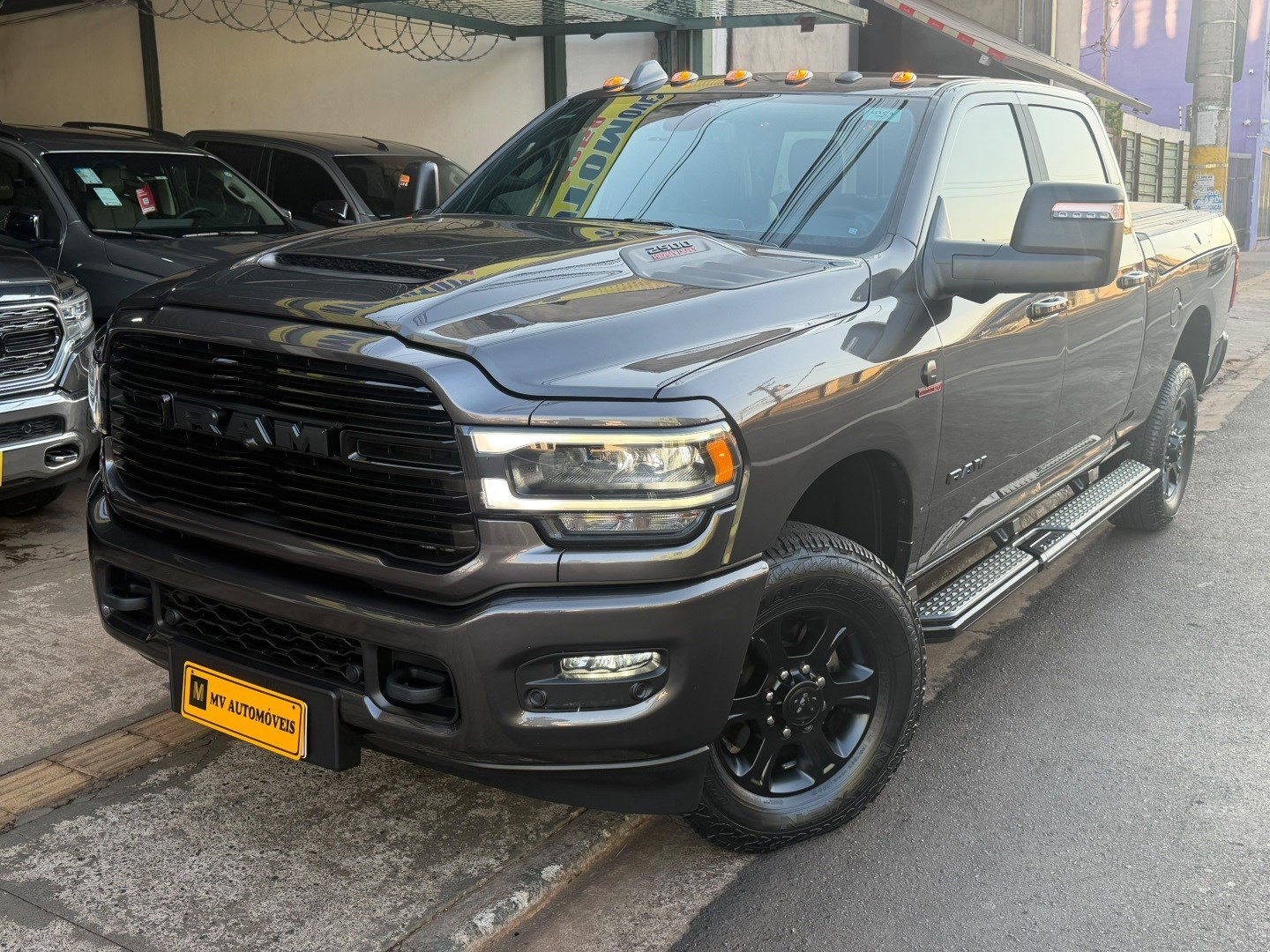 Ve�culo: Ram - 2500 - 6.7 I6 TURBO DIESEL LARAMIE NIGHT EDITION CD 4X4 AUTOM�TICO em Ribeir�o Preto