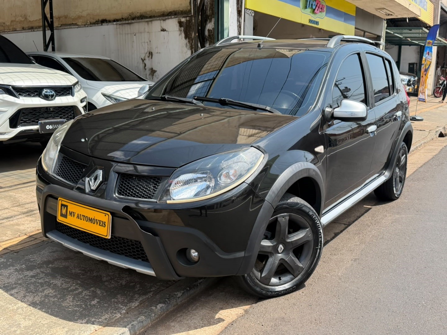 Ve�culo: Renault - Sandero - 1.6 STEPWAY 16V FLEX 4P MANUAL em Ribeir�o Preto