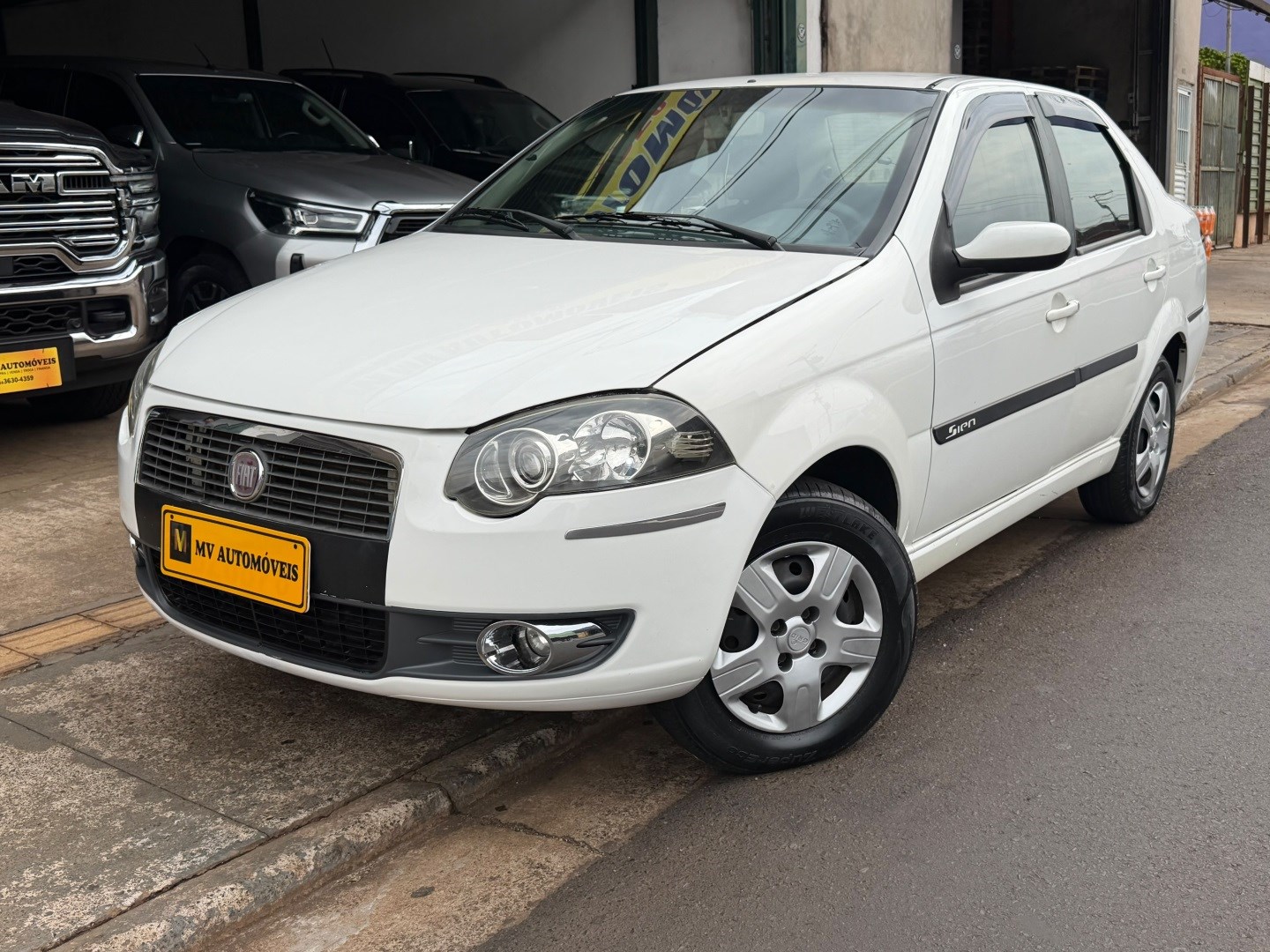 Ve�culo: Fiat - Siena - 1.4 MPI FIRE ELX 8V FLEX 4P MANUAL em Ribeir�o Preto