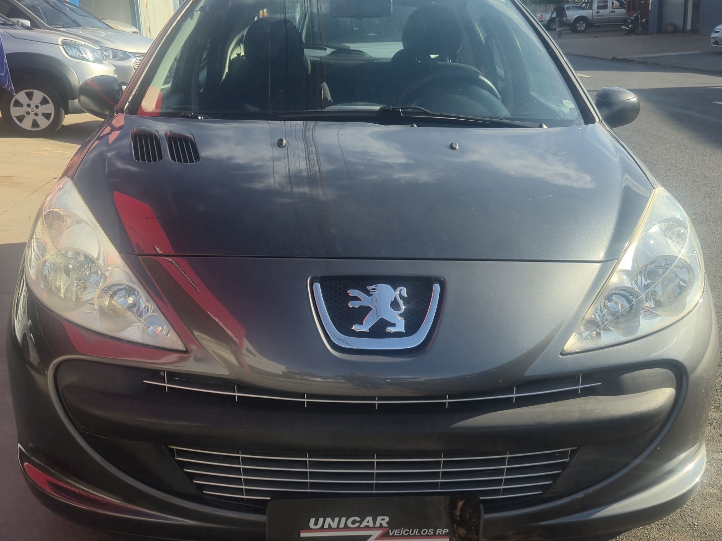 Ve�culo: Peugeot - 207 - 1.4 XR 8V FLEX 4P MANUAL em Ribeir�o Preto