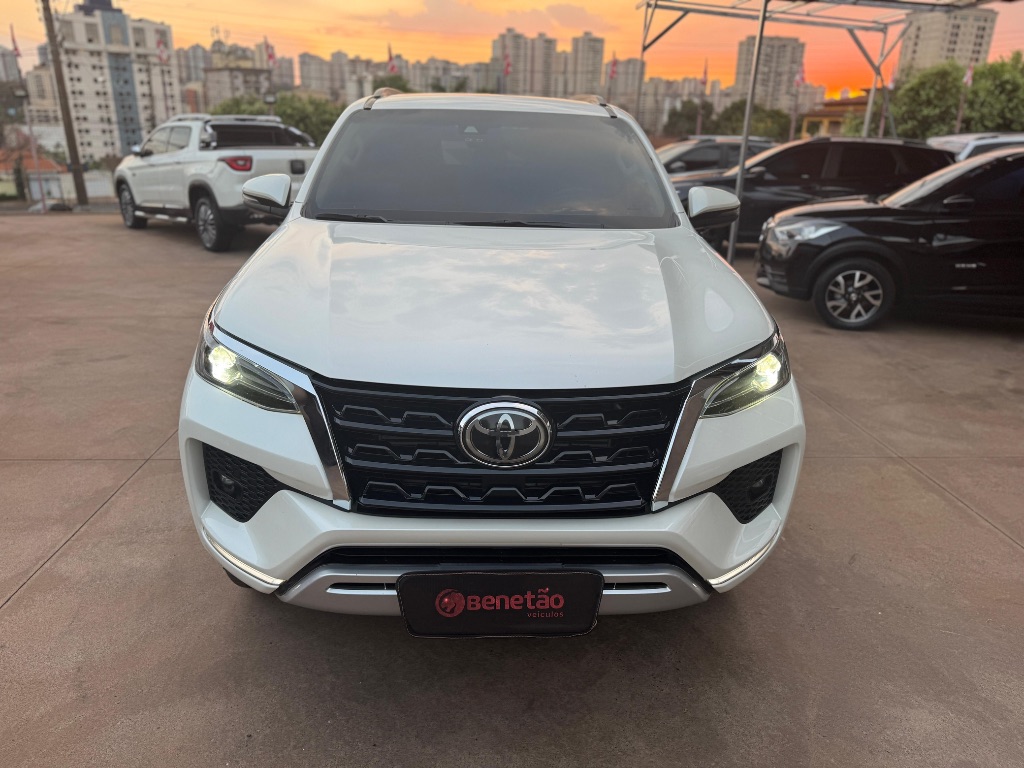 Veculo: Toyota - Hilux - SW4 SRX 4x4 2.8 TDI 16V Dies. Aut. em Ribeiro Preto