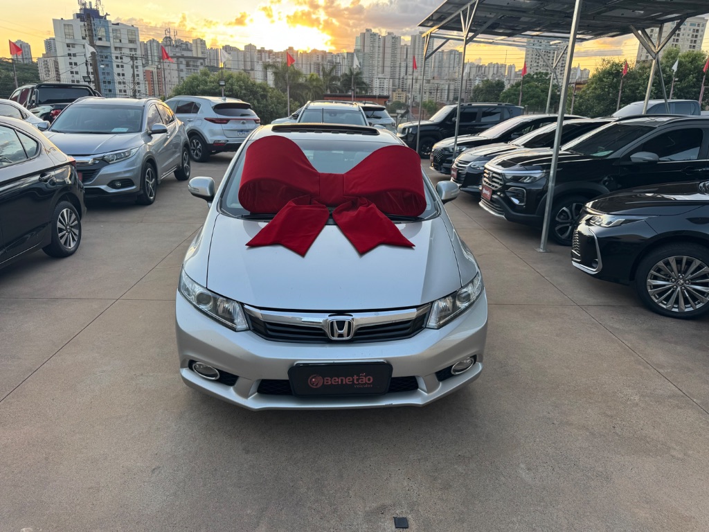 Ve�culo: Honda - Civic - Sedan EXS 1.8/1.8 Flex 16V Aut. 4p em Ribeir�o Preto